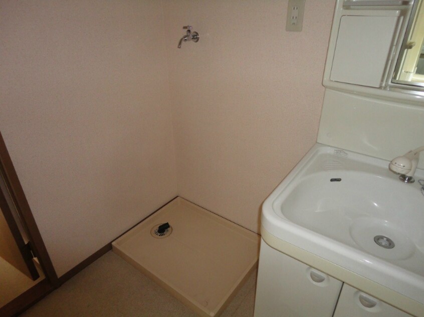  グランドール沢村Ａ