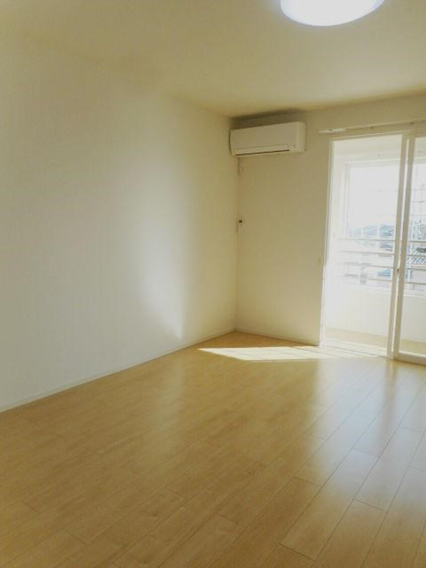  ラ　ラ　プラント