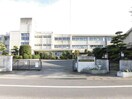 伊勢崎市立あずま南小学校(小学校)まで890m 秋桜（三室町）