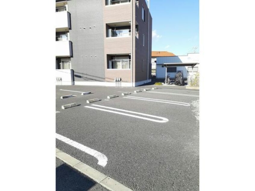 敷地内駐車場 テ・ルサーマＣ（中町）