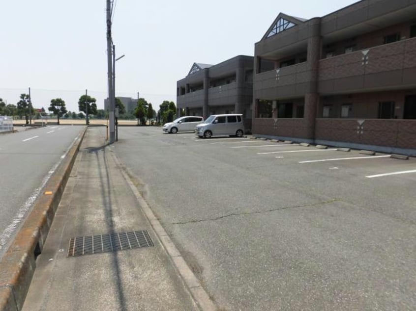 駐車場 グローリアス・キャッスルⅠ（連取町）