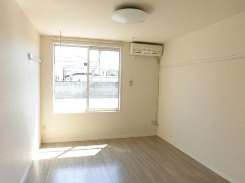  コナ　ヴィレッジＥ（柳原町）