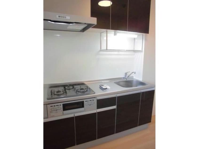  エメラルドグリーン（寿町）