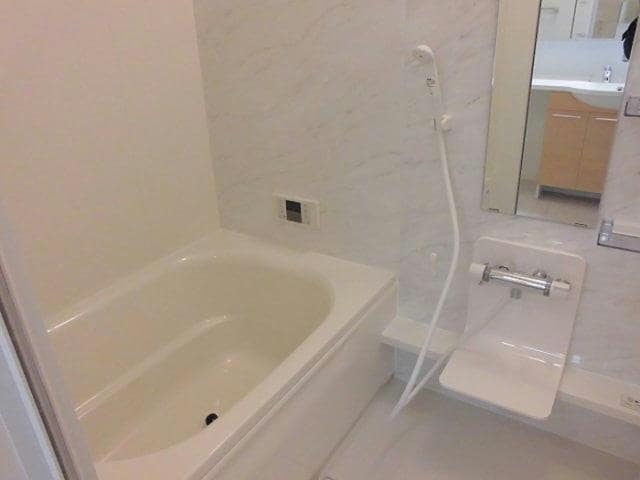  エメラルドグリーン（寿町）