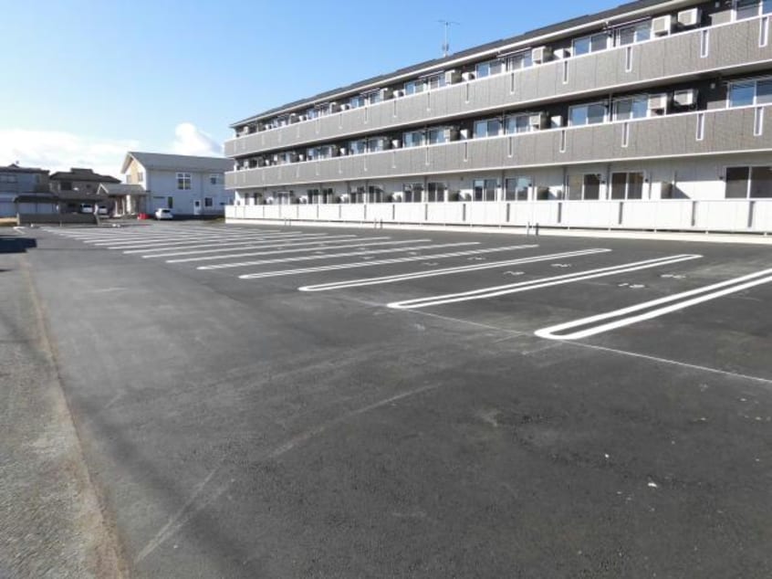 敷地内駐車場 エメラルドグリーン（寿町）