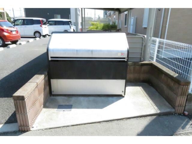 ゴミステーション サン・カブラキ（東小保方町）