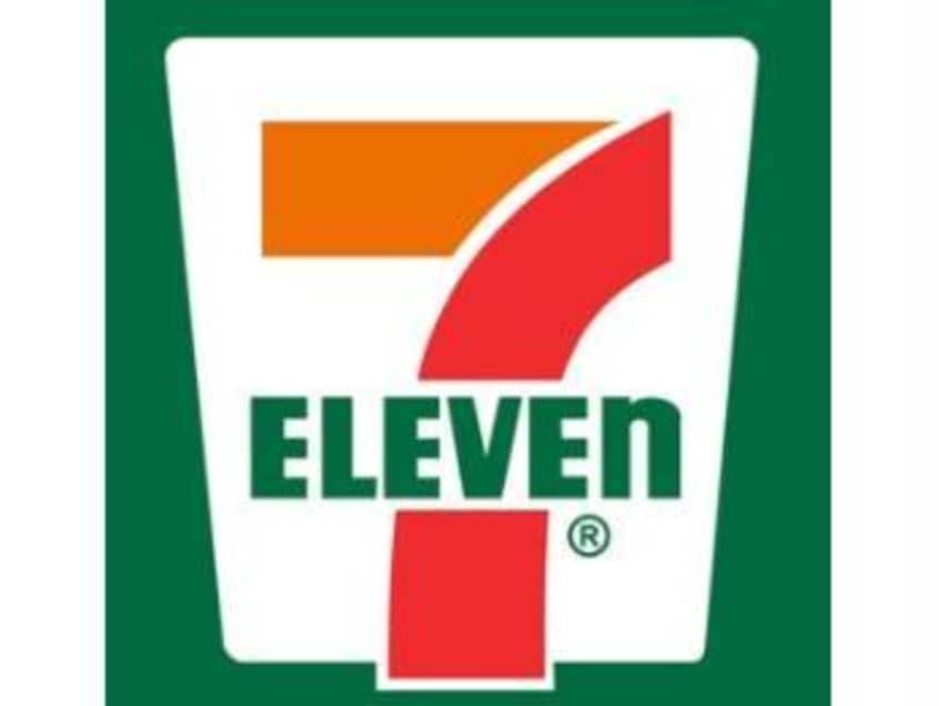 セブンイレブン伊勢崎昭和町北店(コンビニ)まで370m プルメリア（昭和町）