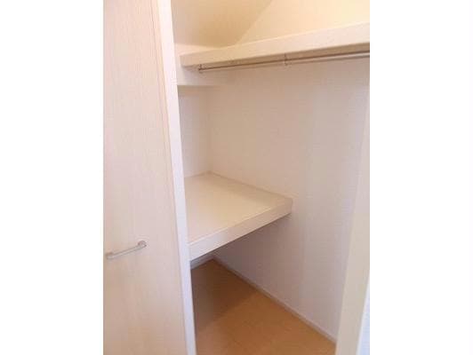 クローゼット ル・ヴァンヴェールⅠ（緑町）