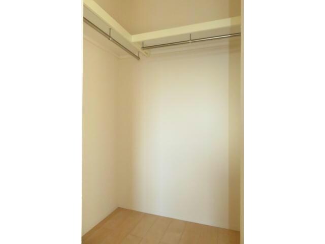 ウォークインクローゼット スワセントフィールド（上諏訪町）