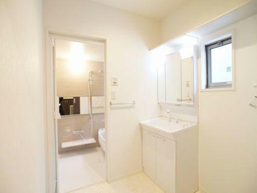  シャーメゾン・ルーチェＣ（今泉町）