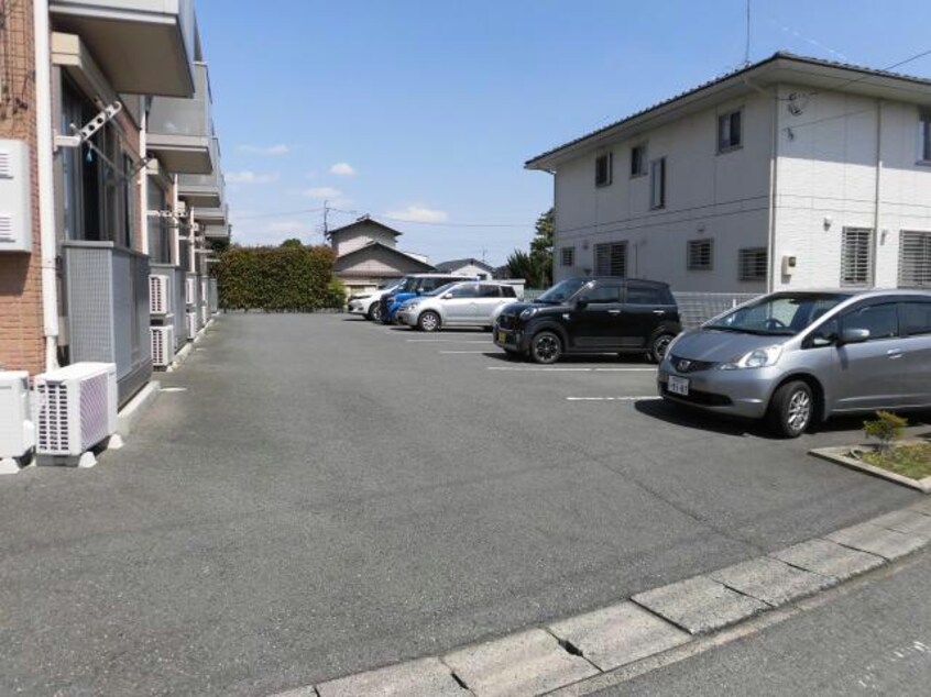 駐車場 レ・ジュウィールアン（下植木町）