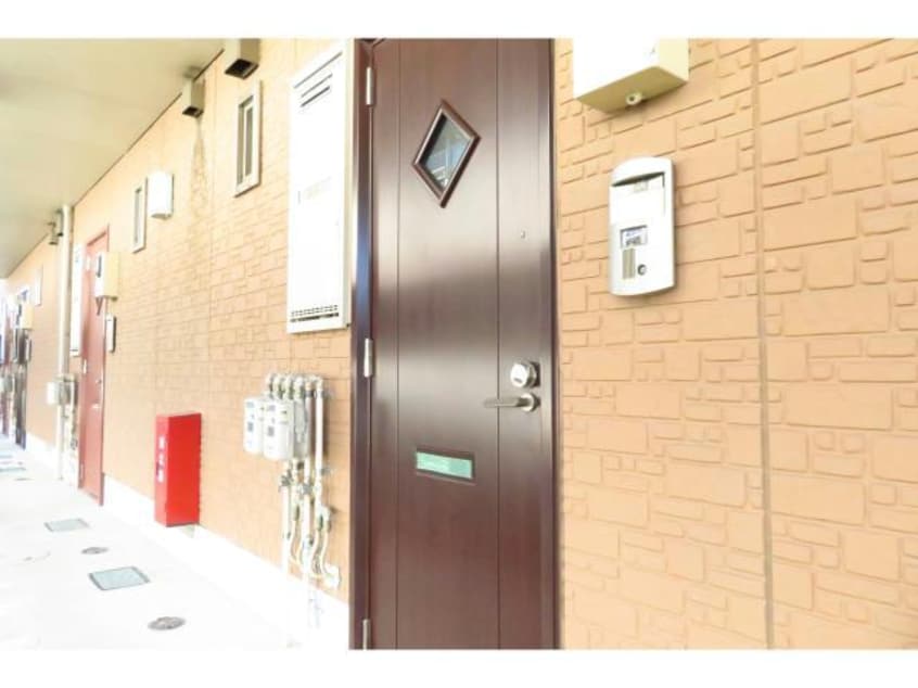 玄関外 レ・ジュウィールアン（下植木町）