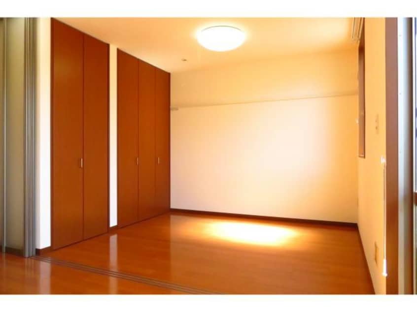 洋室を広く使えます レ・ジュウィールアン（下植木町）