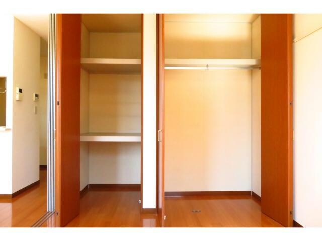 洋室収納 レ・ジュウィールアン（下植木町）