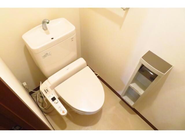 温水洗浄便座付き レ・ジュウィールアン（下植木町）