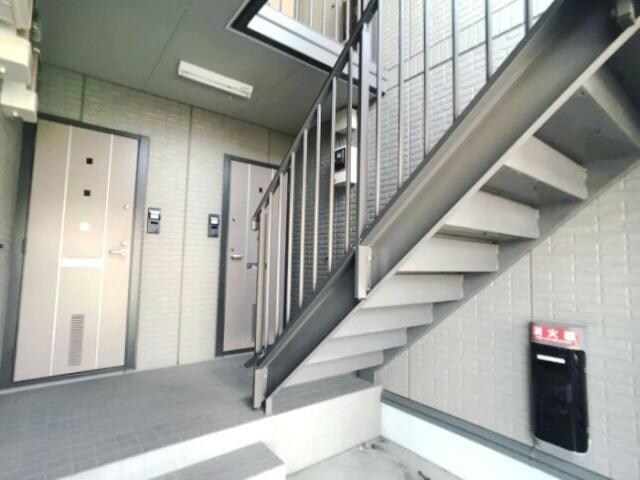 階段付近 ベルサードＡ（太田町）