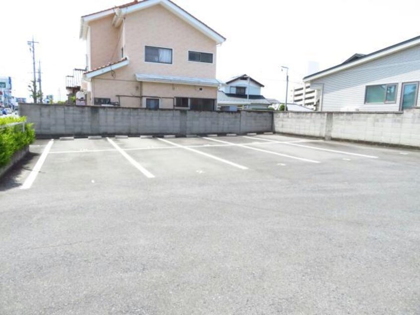 敷地内駐車場 プラザペピーノ（連取町）