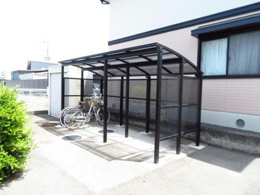 屋根付き駐輪場 プラザペピーノ（連取町）