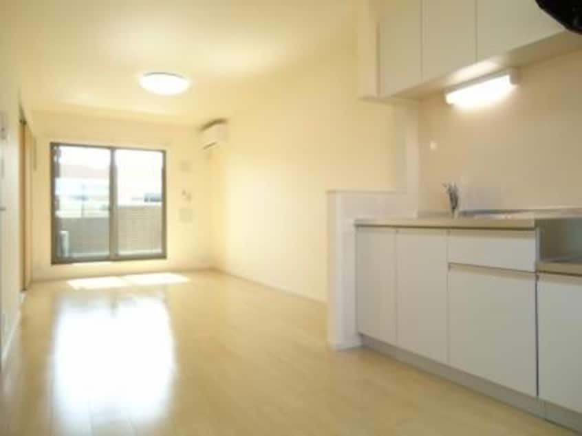 LDK12.5帖・エアコン付き Ｒａｉｎｂｏｗ　Ｓｋｙ　ｙ（下植木町）