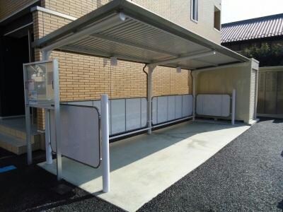 屋根付き駐輪場 Ｒａｉｎｂｏｗ　Ｓｋｙ　ｙ（下植木町）