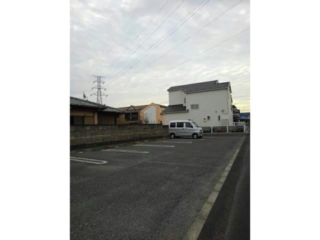 敷地内駐車場 メゾンドパレ21（韮塚町）