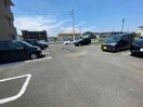 敷地内駐車場 フローラＭⅡ（連取元町）