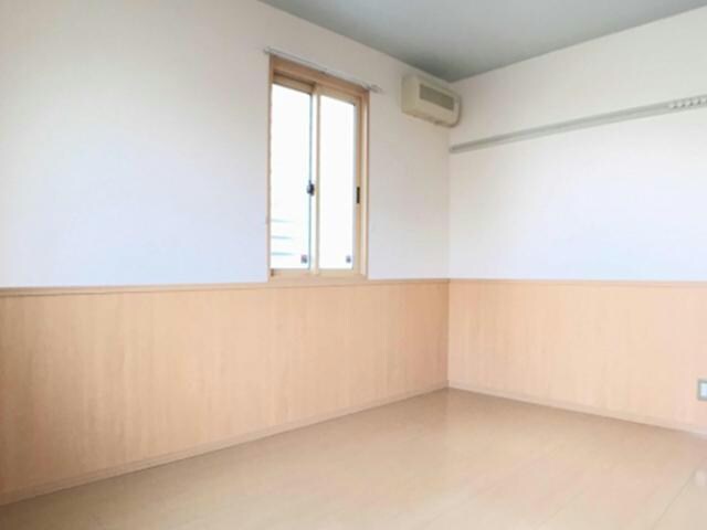  ロイヤルガーデン連取B（連取本町）