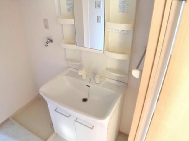  ロイヤルガーデン連取B（連取本町）