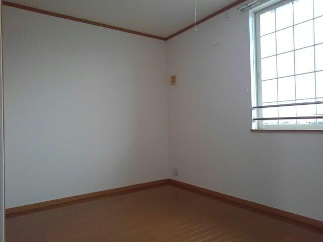 洋室6帖 プリムローズ・Y (富塚町）
