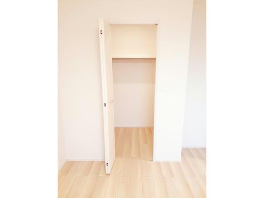  メゾン・ルミナーレＡ