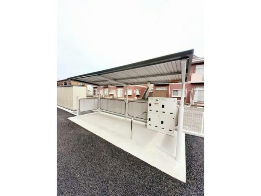 屋根付き駐輪場 メゾン・ド・オズ（下植木町）