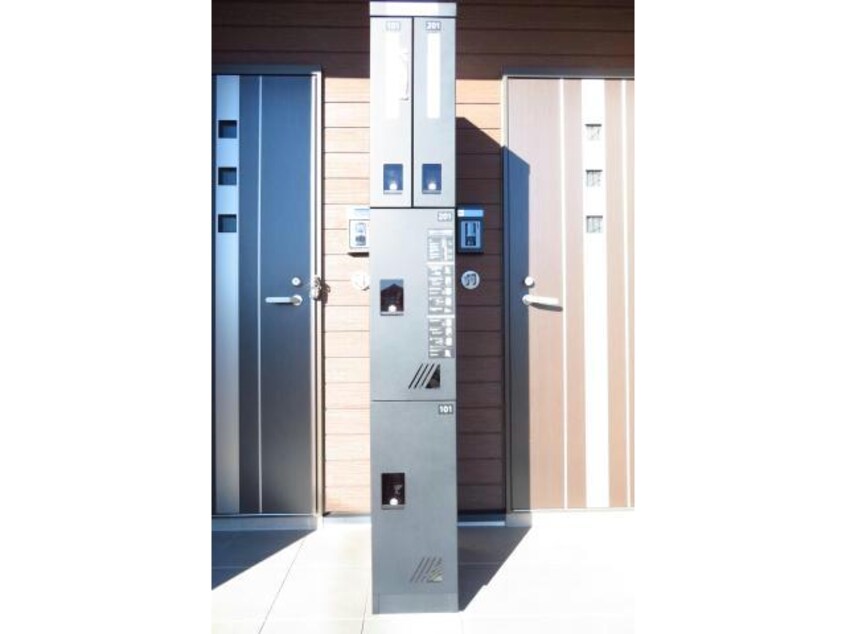 宅配ボックス メゾン・ソレイユB