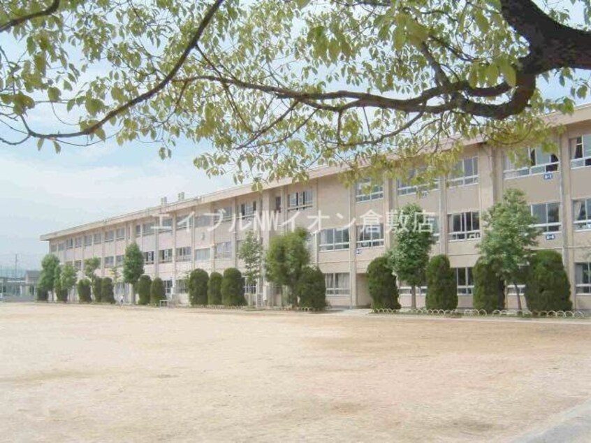 倉敷市立中島小学校(小学校)まで164m ファミーユ新町