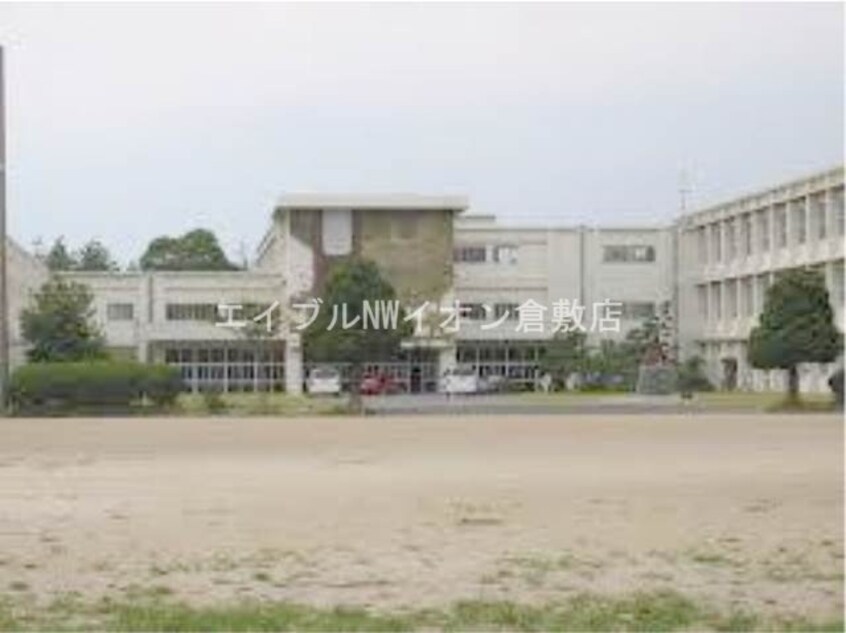 倉敷市立福田中学校(中学校/中等教育学校)まで653m ヴィラ・アムールⅡ