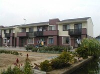 クレスメント　B棟