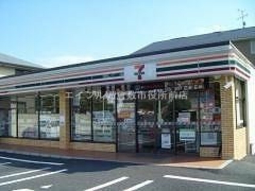 セブンイレブン倉敷老松3丁目店(コンビニ)まで706m 白楽町一戸建借家