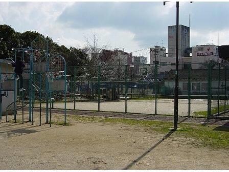 新公園(公園)まで3054m ラ・メゾン横尾