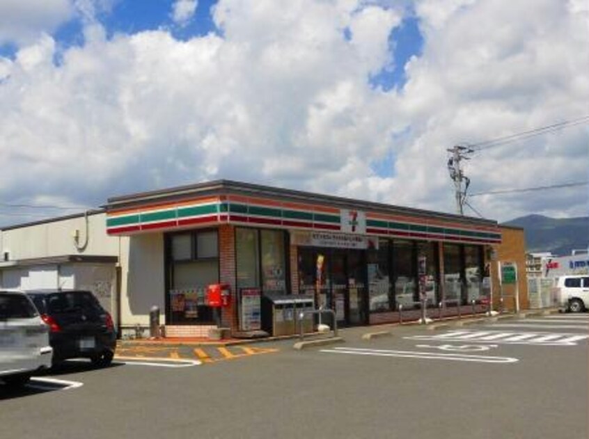 セブンイレブン佐世保崎岡町店(コンビニ)まで323m ホープハウスⅢ