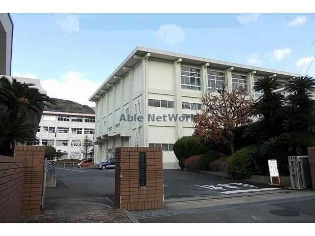 長崎県立佐世保南高校(高等学校/高等専門学校)まで3677m Noah
