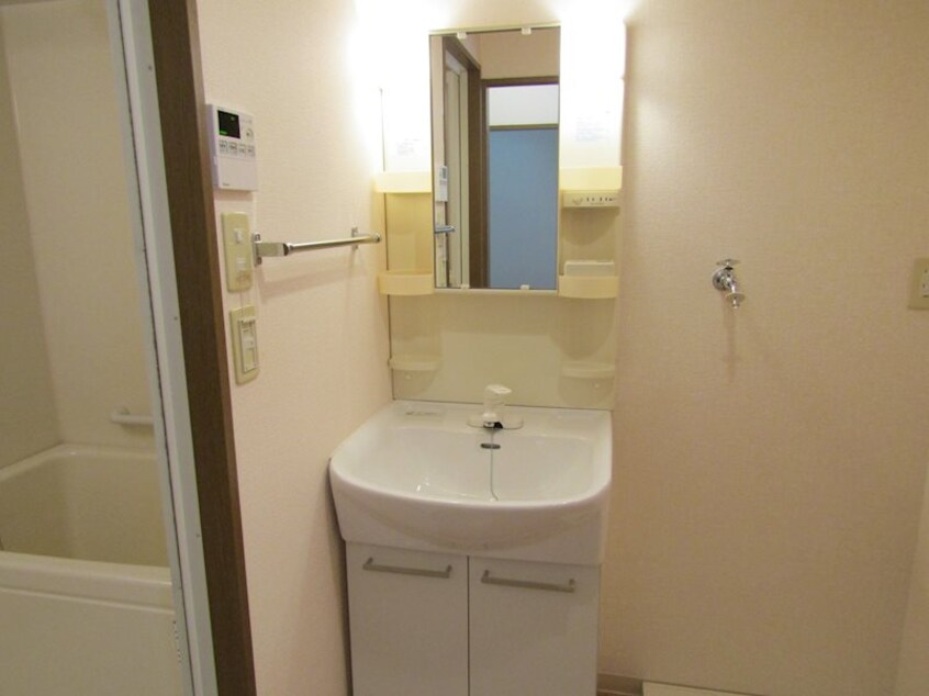 独立洗面台 カーサコモダ新舞子　B