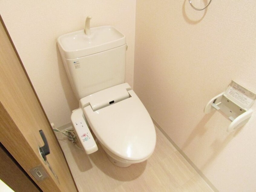 温水洗浄便座 カーサコモダ新舞子　B