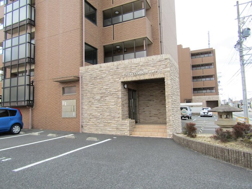 エントランス カーサコモダ新舞子　B