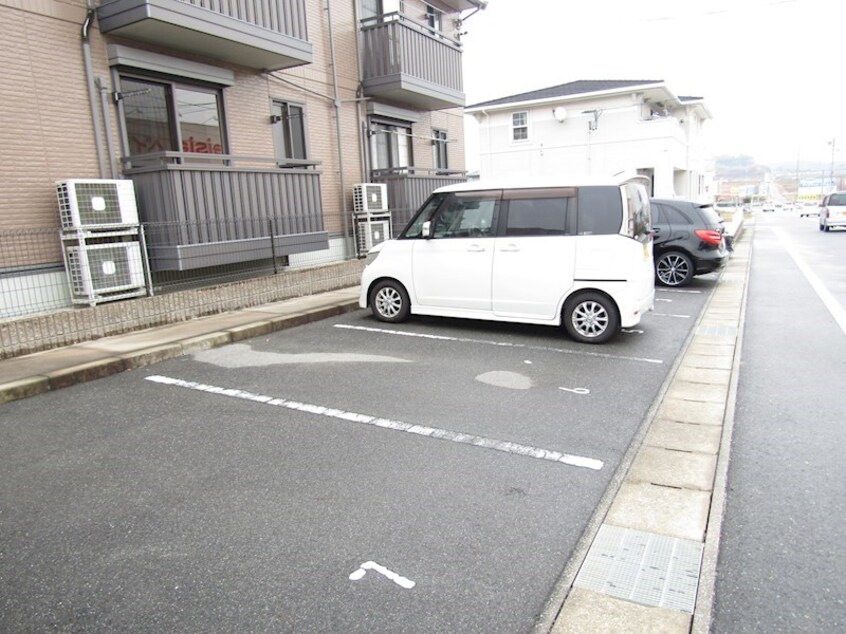 駐車場 マ　メゾン