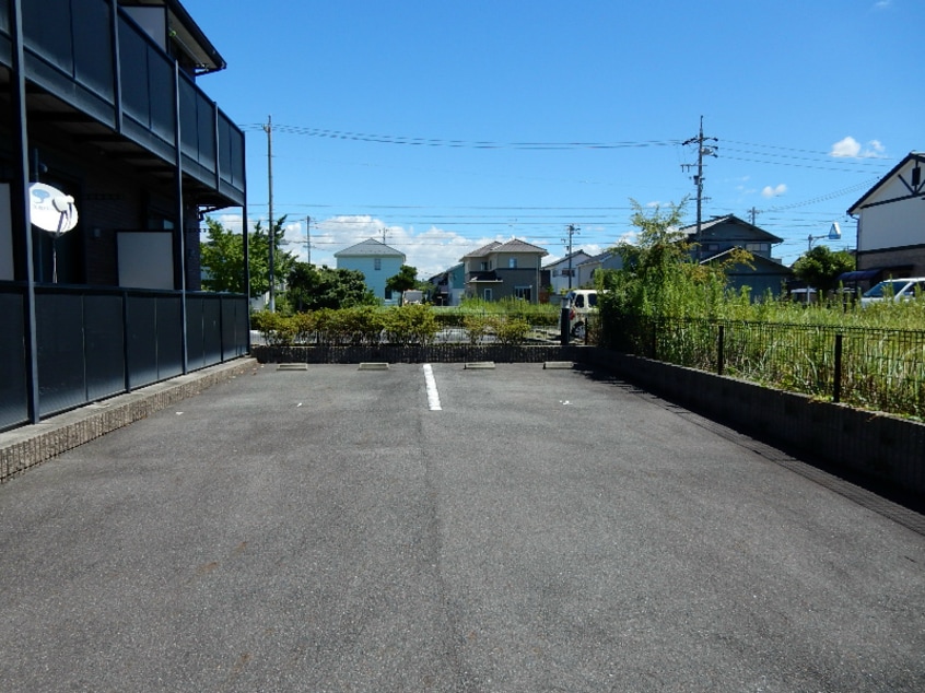 敷地内駐車場 アンプルールリーブルＷｉｓｄｏｍ