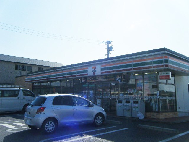 ｾﾌﾞﾝｲﾚﾌﾞﾝ 常滑榎戸店(コンビニ)まで764m スターハイツ88