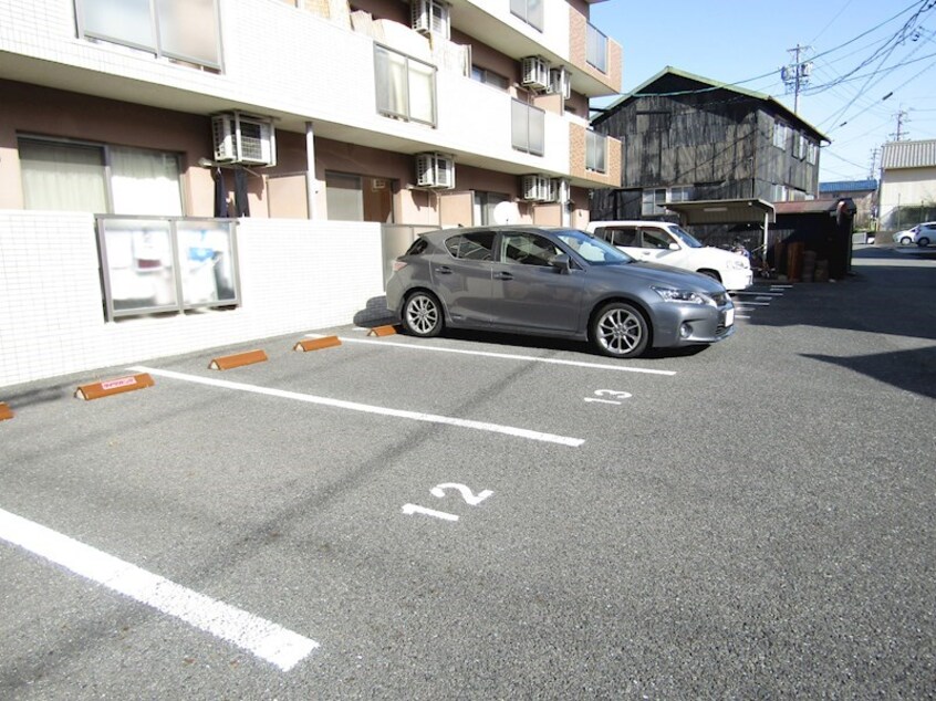 駐車場 GRANDEUR陶館