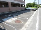 駐車場 ラヴィーヌ