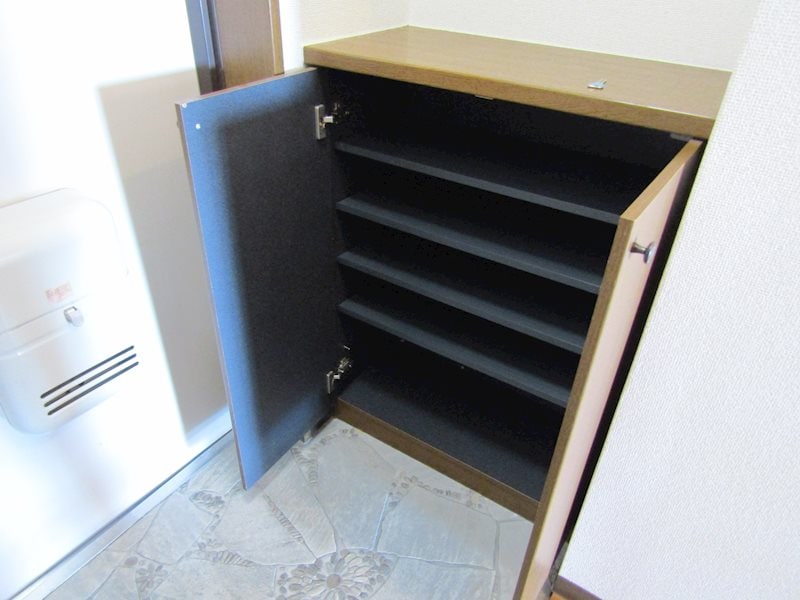 シューズボックス サプリーム新舞子