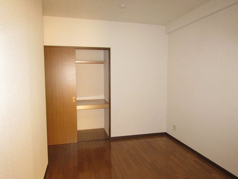 洋室6帖 サプリーム新舞子