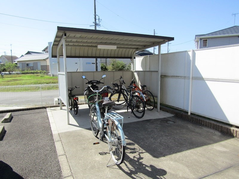 駐輪場 カルティエ冨貴